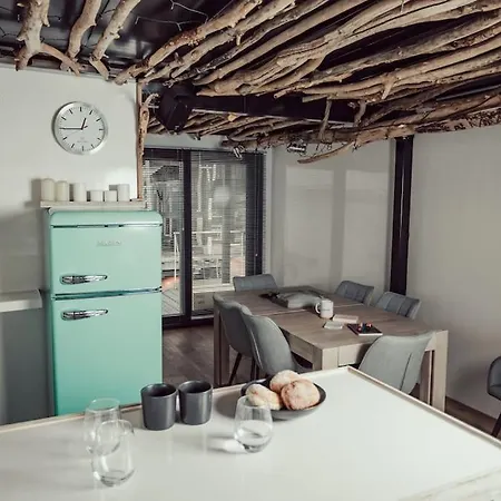 Ботель Hausboot Iron Franz- Entspannung Auf Dem Wasser