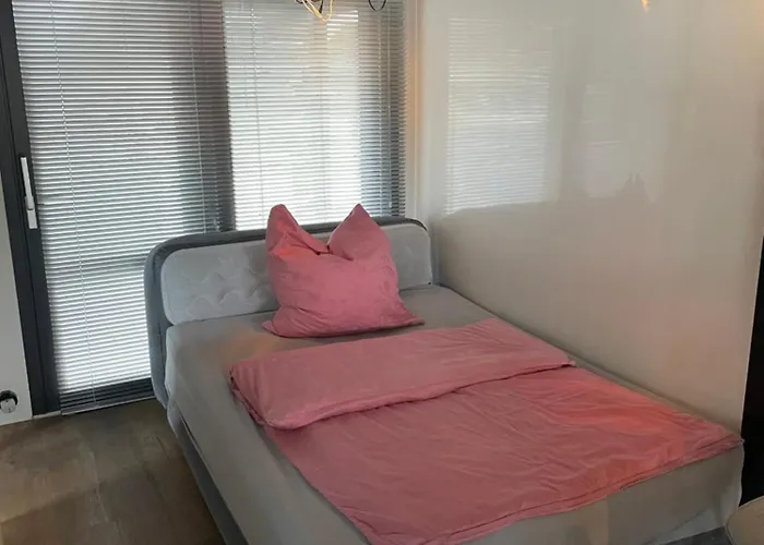 بوتيل Hausboot Iron Franz- Entspannung Auf Dem Wasser *