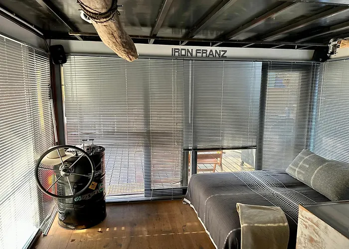 Hausboot Iron Franz- Entspannung Auf Dem Wasser Botel *