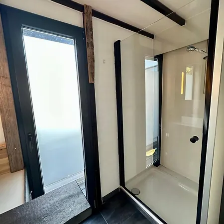 Hotel en barco Hausboot Iron Franz- Entspannung Auf Dem Wasser